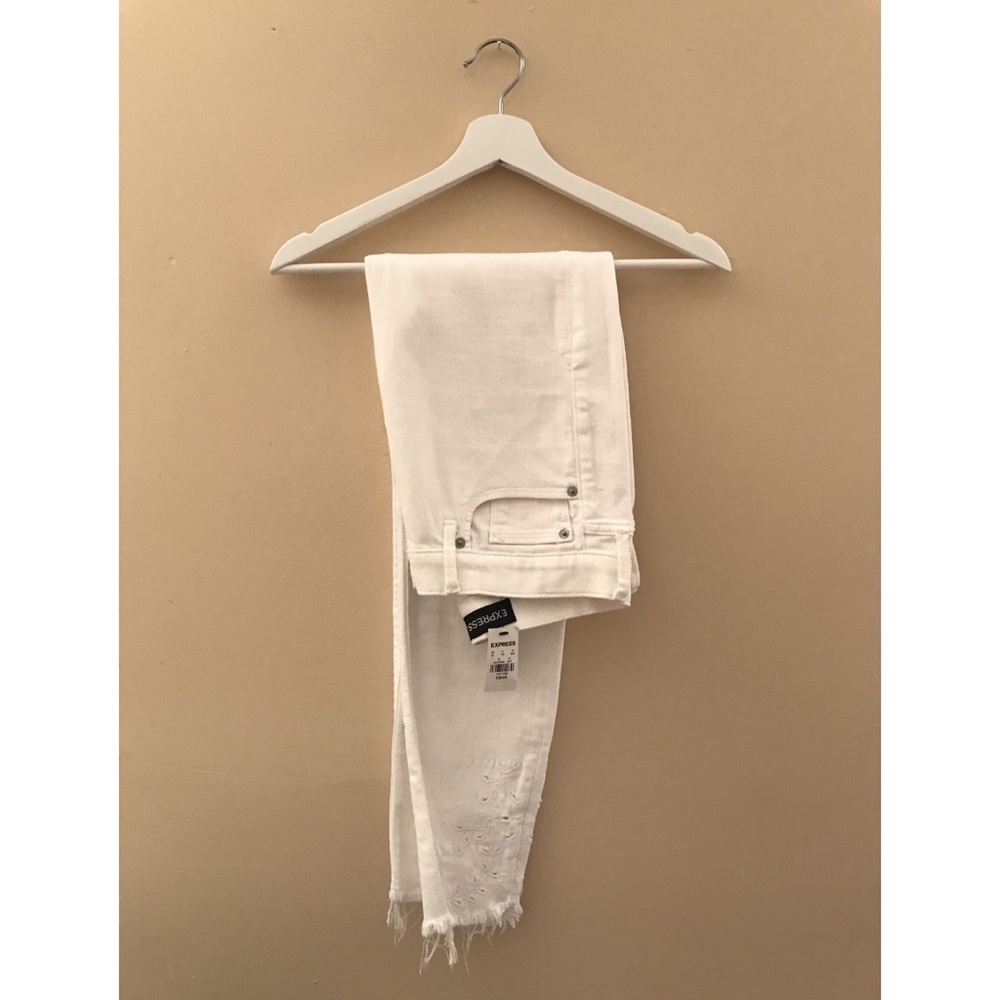 New!! Express white jean